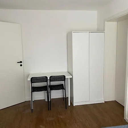 Lylina Ferienwohnung Fuer Familie Paare Monteurenzimmer Wg *