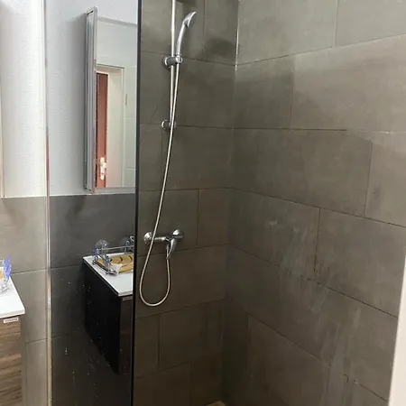 Lylina Ferienwohnung Fuer Familie Paare Monteurenzimmer Wg Apartamento *